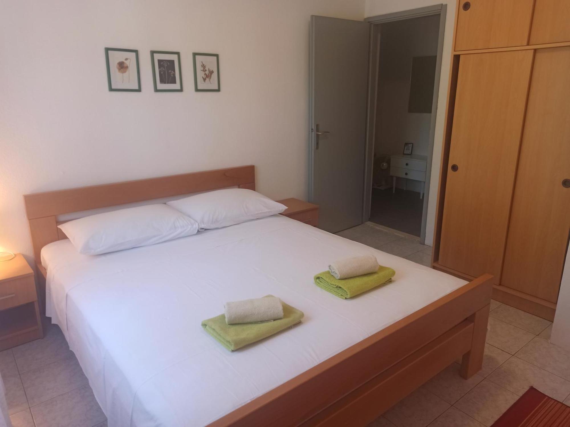 Apartments Sonija Gdinj Екстер'єр фото