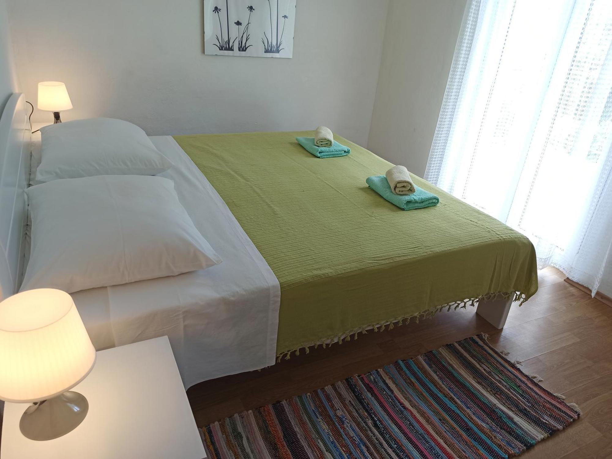 Apartments Sonija Gdinj Екстер'єр фото