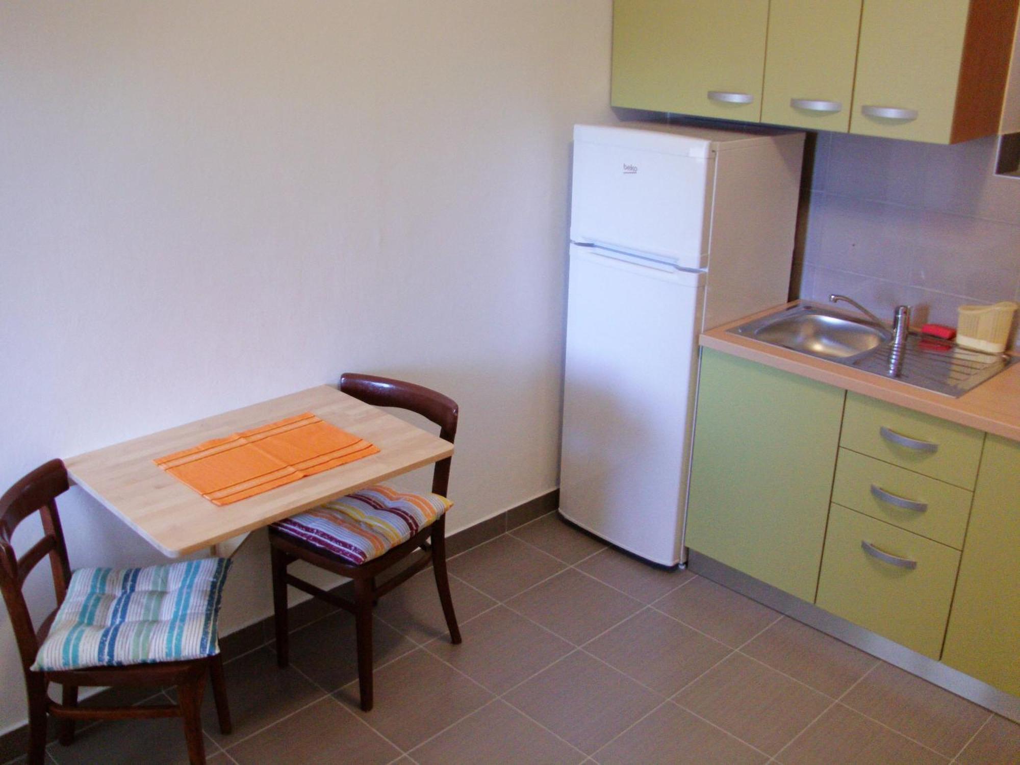 Apartments Sonija Gdinj Екстер'єр фото