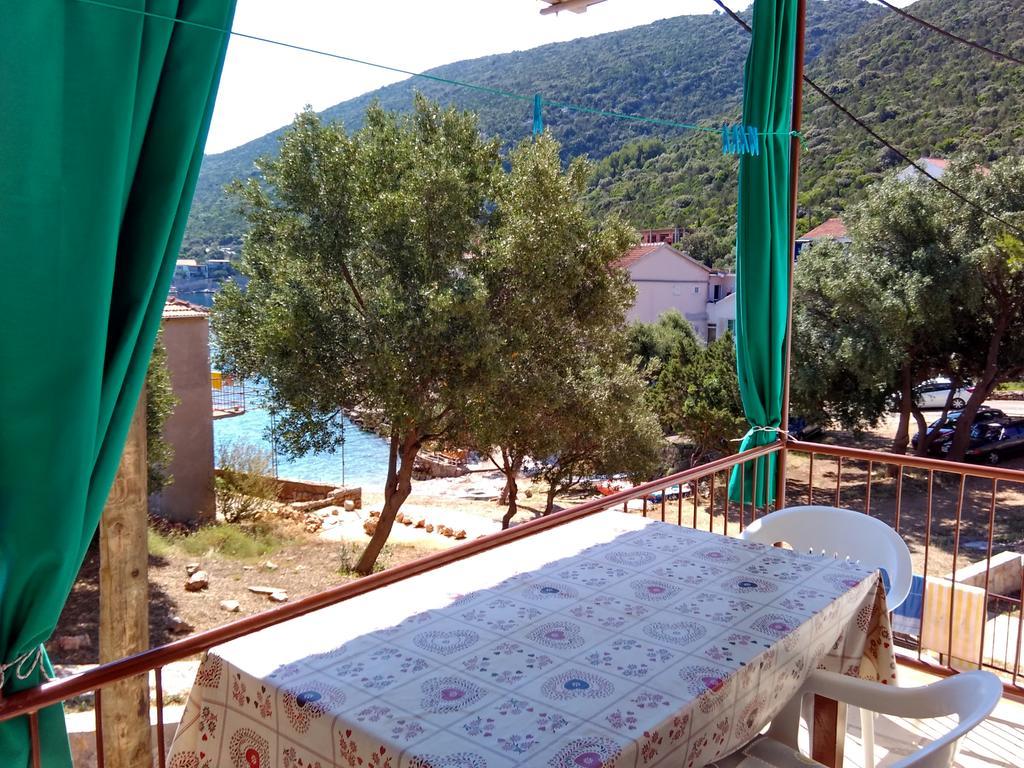 Apartments Sonija Gdinj Екстер'єр фото