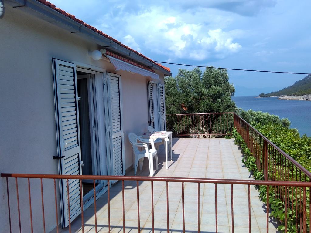 Apartments Sonija Gdinj Екстер'єр фото