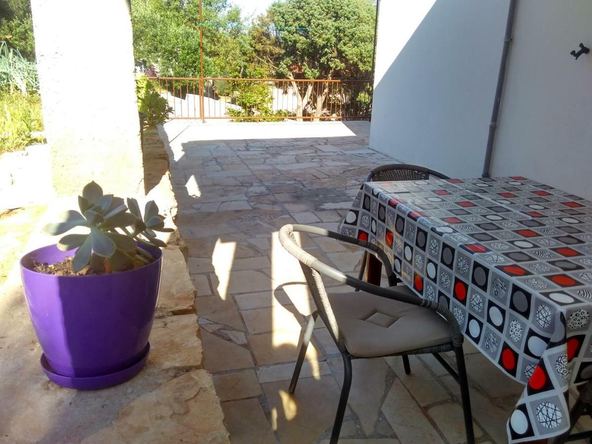 Apartments Sonija Gdinj Екстер'єр фото
