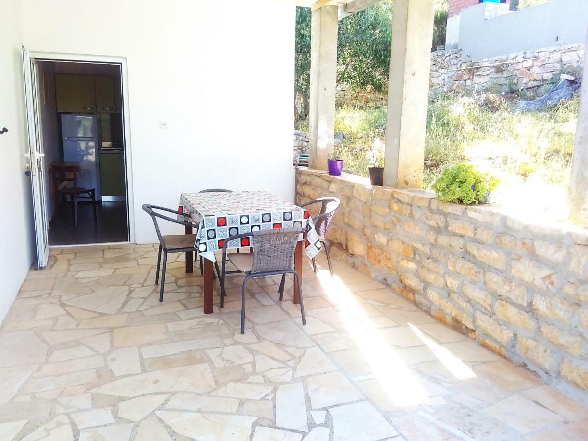 Apartments Sonija Gdinj Екстер'єр фото
